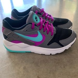 Almost New Girls Nike LD Victory Shoe 3.5